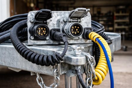 remorque-prises-electriques-cables-garage